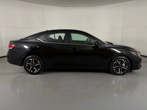 Used 2024 Nissan Sentra SV image 11