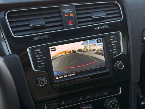 Used 2017 Volkswagen GTI SE image 29