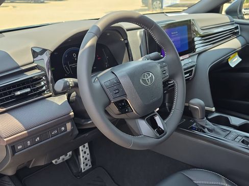 New 2026 Toyota Camry SE w/ Convenience Package FWD image 12