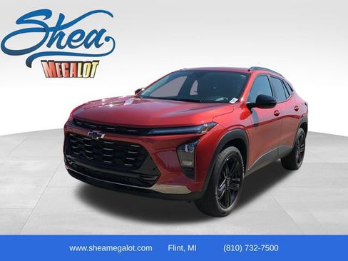 Used 2024 Chevrolet Trax ACTIV w/ Driver Confidence Package FWD image 1