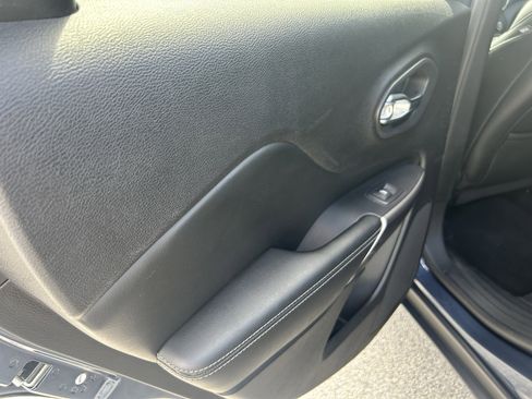 Used 2019 Jeep Cherokee Limited AWD/4WD image 20