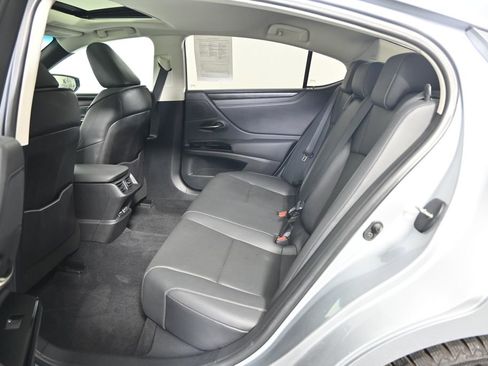 Used 2023 Lexus ES 350 w/ Premium Package FWD image 18