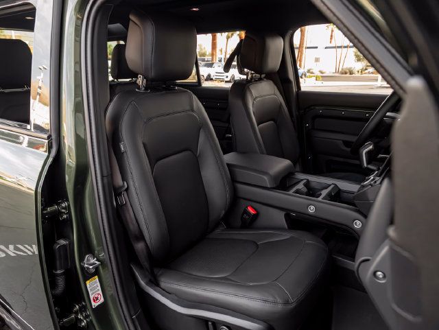 New 2026 Land Rover Defender 110 X-Dynamic SE AWD/4WD image 33