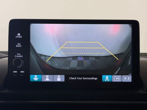 Used 2025 Honda Pilot Touring image 18