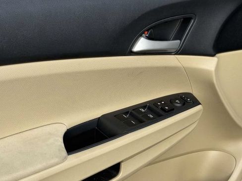 Used 2011 Honda Accord LX-P image 24