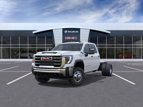 New 2026 GMC Sierra 3500 Pro w/ Convenience Package image 8