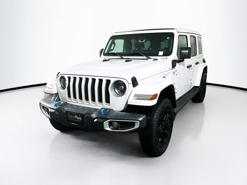 Used 2023 Jeep Wrangler Sahara image 3