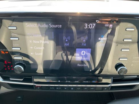 Used 2024 Toyota Sienna XLE image 18