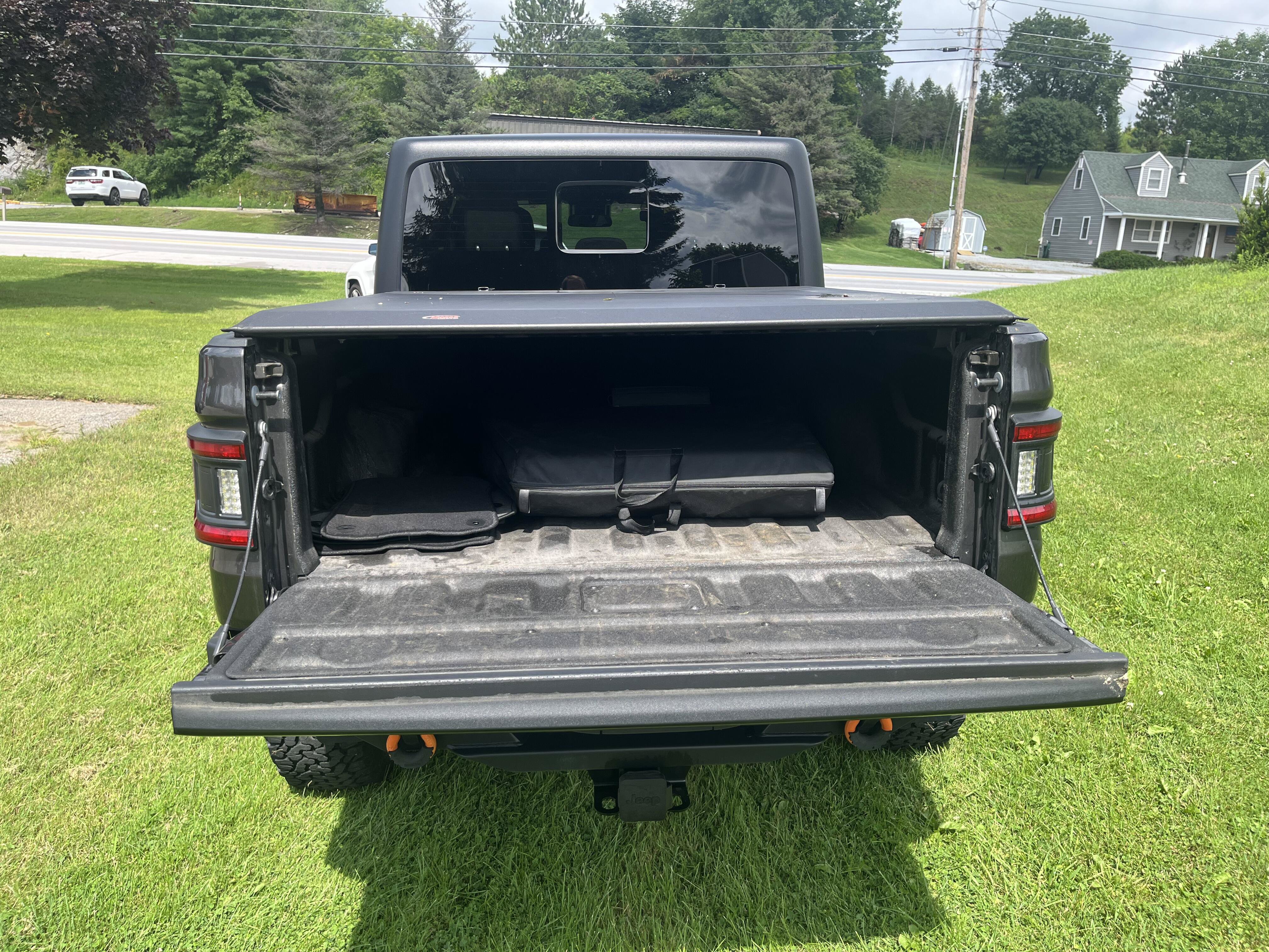 Certified 2024 Jeep Gladiator Sport AWD/4WD image 20