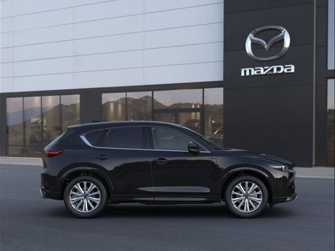 New 2025 MAZDA CX-5 Signature image 5