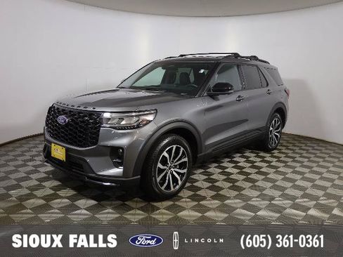 Certified 2025 Ford Explorer ST-Line AWD/4WD image 1