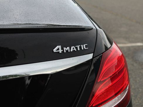 Used 2018 Mercedes-Benz E 400 4MATIC Sedan image 50