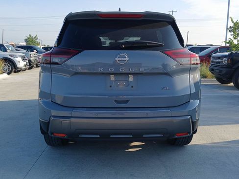 Used 2024 Nissan Rogue SL FWD image 7
