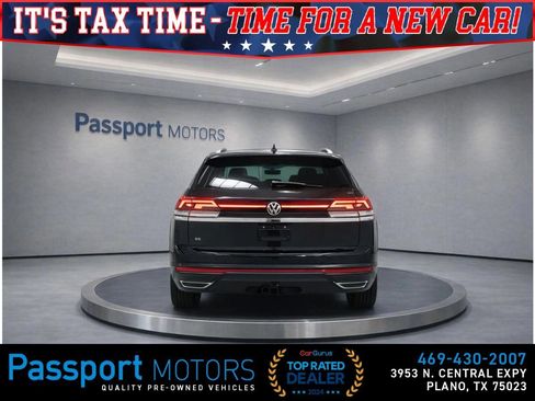 Used 2024 Volkswagen Atlas Cross Sport SE w/ Panoramic Sunroof Package image 5