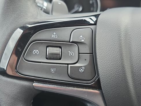 Used 2024 Buick Enclave Essence w/ Sport Touring Edition AWD/4WD image 19