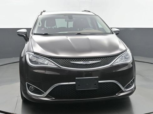 Used 2018 Chrysler Pacifica Limited image 8
