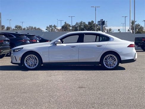 New 2025 BMW 530i image 9