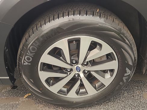 Certified 2024 Subaru Outback AWD/4WD image 3