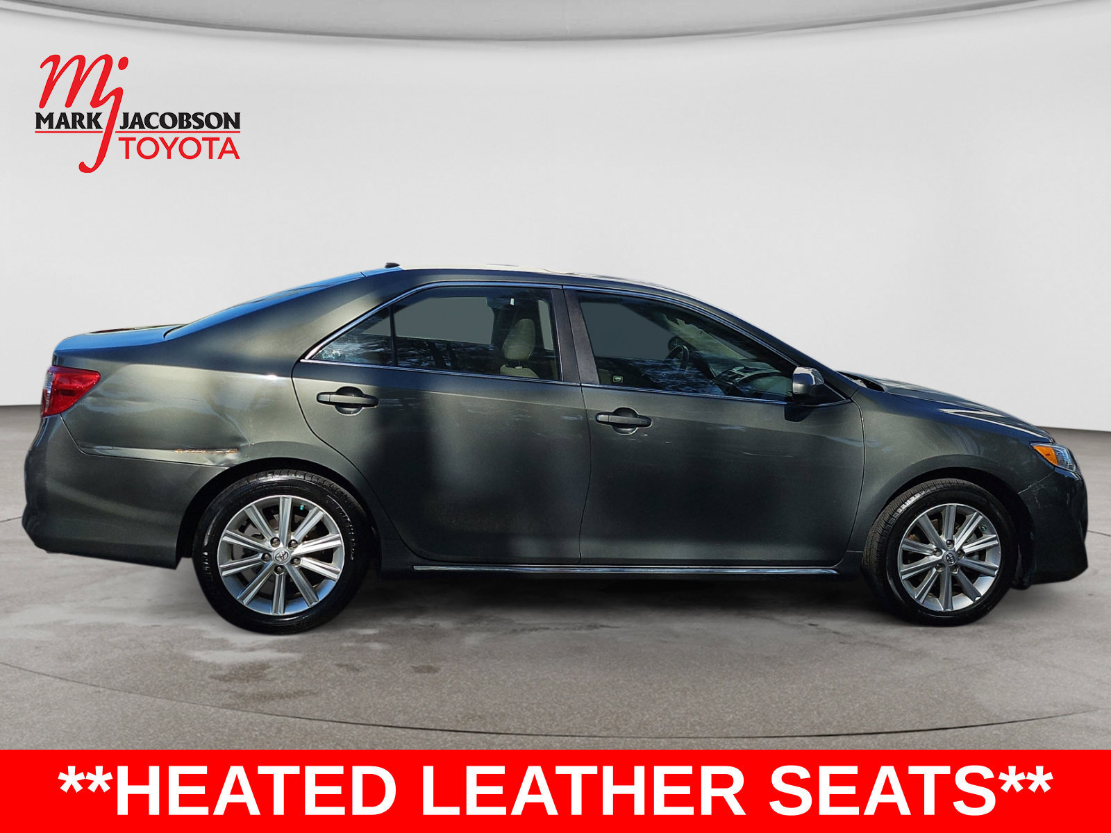 Used 2012 Toyota Camry XLE w/ Leather Pkg FWD image 6