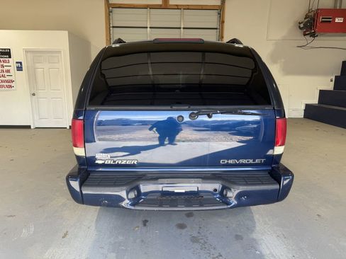 Used 2002 Chevrolet Blazer LS w/ Preferred Equipment Group image 4