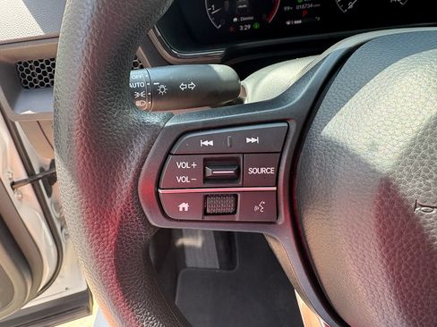 Used 2023 Honda CR-V EX image 12