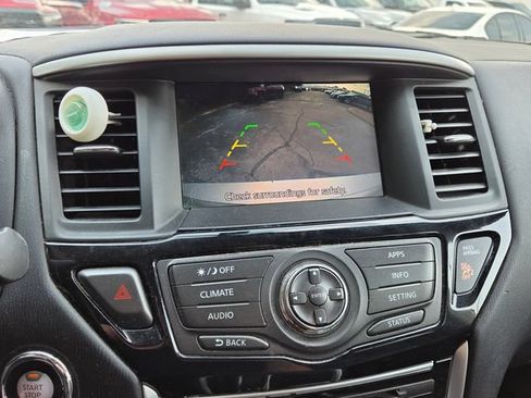Used 2018 Nissan Pathfinder S FWD image 18