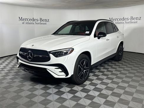 Certified 2025 Mercedes-Benz GLC 300 4MATIC image 3