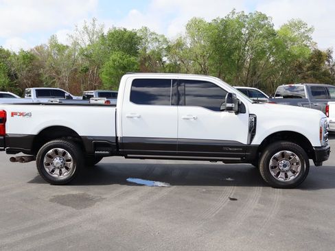Used 2025 Ford F350 King Ranch w/ FX4 Off-Road Package image 9