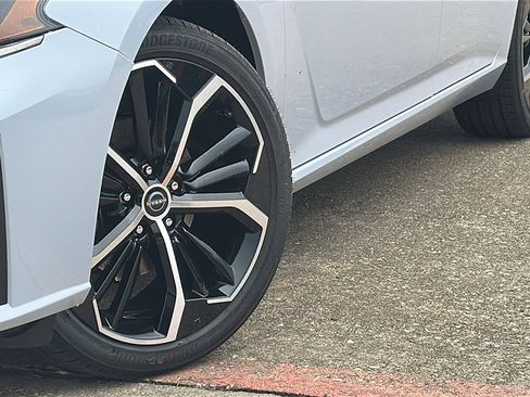 New 2025 Nissan Altima 2.5 SR w/ SR Premium Package image 3