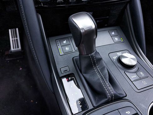 Used 2023 Lexus IS 500 RWD image 27