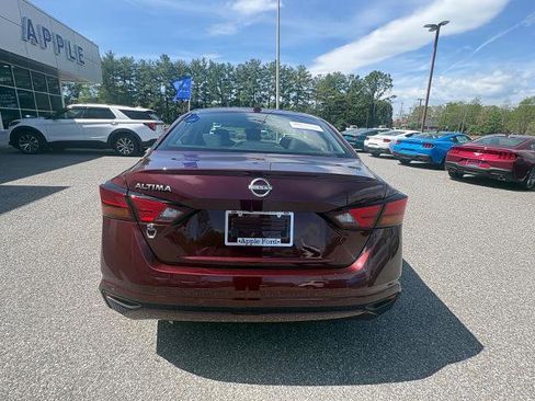 Used 2025 Nissan Altima 2.5 SV image 4