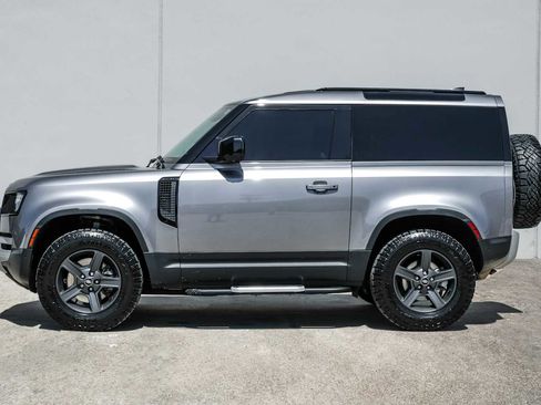 Used 2022 Land Rover Defender 90 image 11