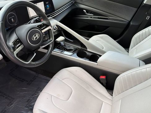 Certified 2024 Hyundai Elantra Limited FWD image 11