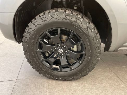 Used 2021 Nissan Frontier SV w/ Midnight Edition Floor Mats AWD/4WD image 9