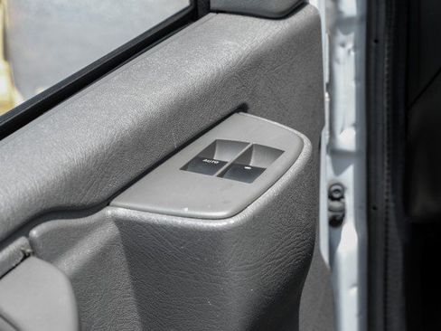 Used 2019 Chevrolet Express 2500 Extended w/ Driver Convenience Package RWD image 31
