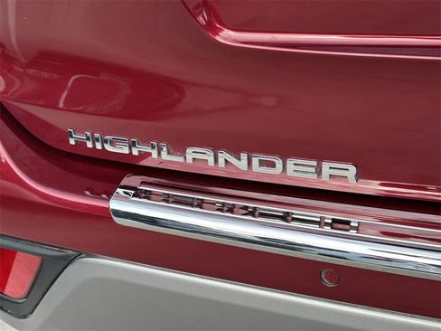 Certified 2022 Toyota Highlander Platinum image 13