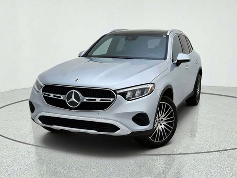 Used 2026 Mercedes-Benz GLC 300 image 2