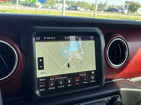 Used 2023 Jeep Wrangler Unlimited Rubicon w/ Cold Weather Group AWD/4WD image 21