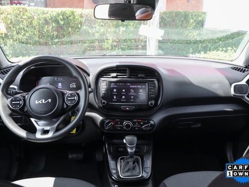 Used 2023 Kia Soul LX image 18