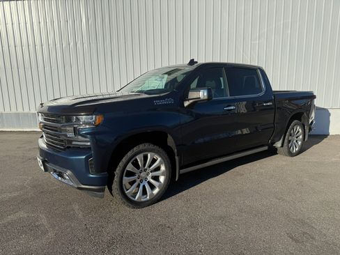 Used 2019 Chevrolet Silverado 1500 High Country w/ Technology Package image 3