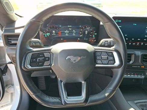 Used 2025 Ford Mustang GT RWD image 17