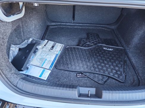 Certified 2025 Volkswagen Jetta SE image 31