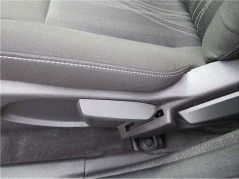 Used 2015 Ford Focus SE image 4