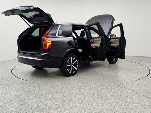 New 2026 Volvo XC90 B5 Core image 11