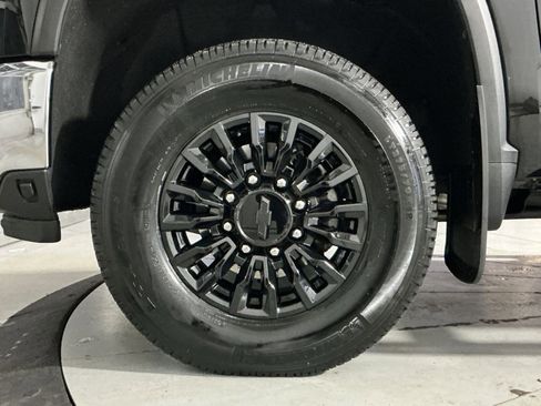 Used 2024 Chevrolet Silverado 2500 LTZ w/ LTZ Plus Package image 20