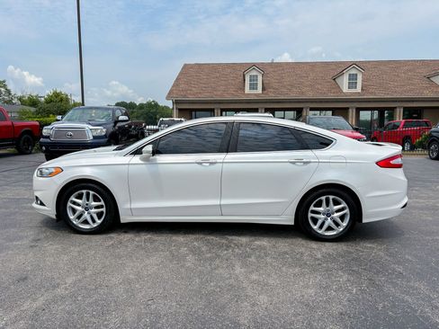 Used 2014 Ford Fusion SE w/ Equipment Group 202A FWD image 8
