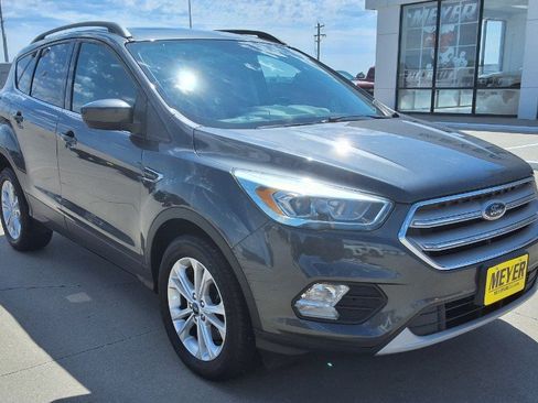 Used 2018 Ford Escape SEL AWD/4WD image 2