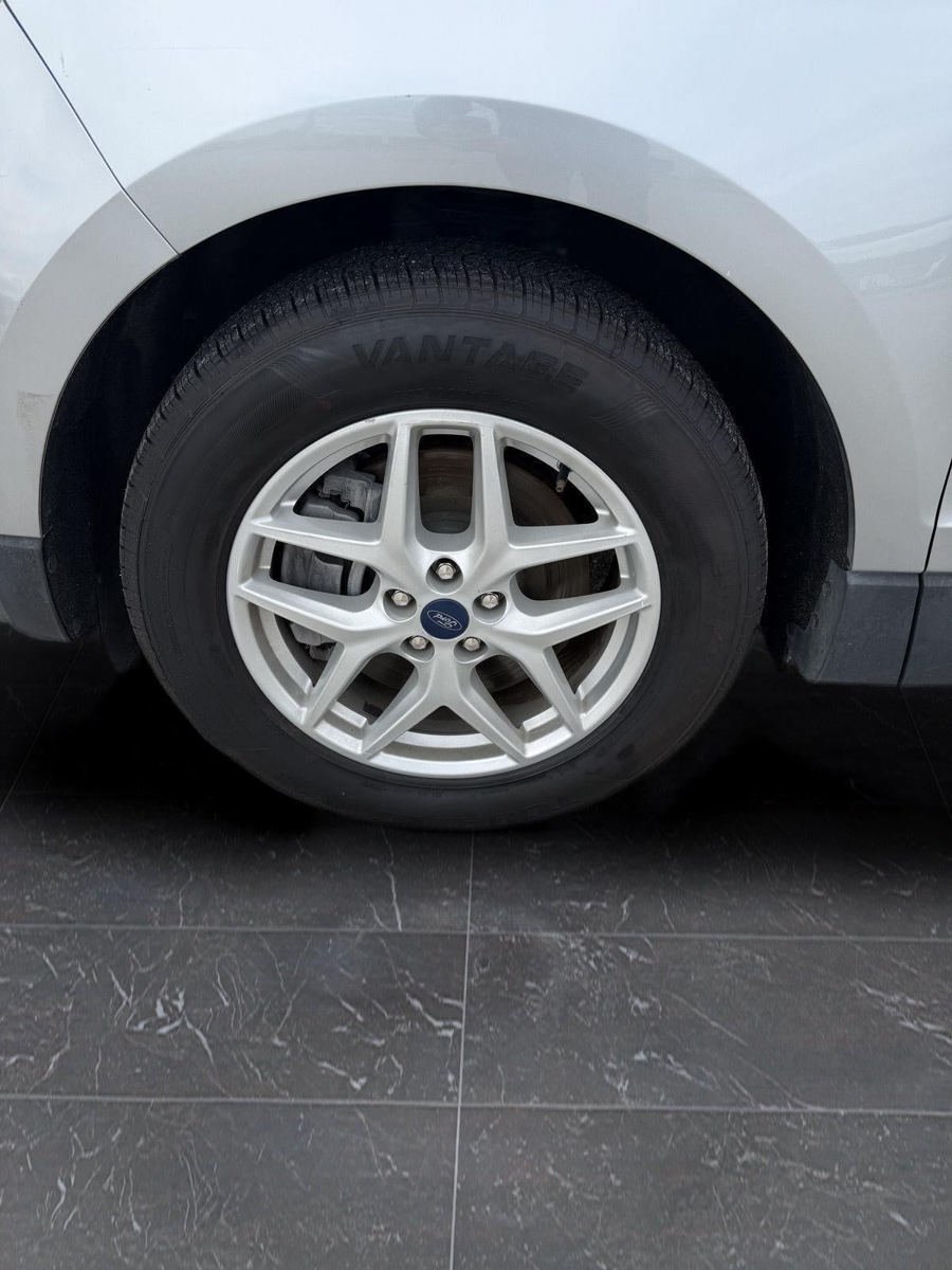 Used 2022 Ford Edge SEL AWD/4WD image 16