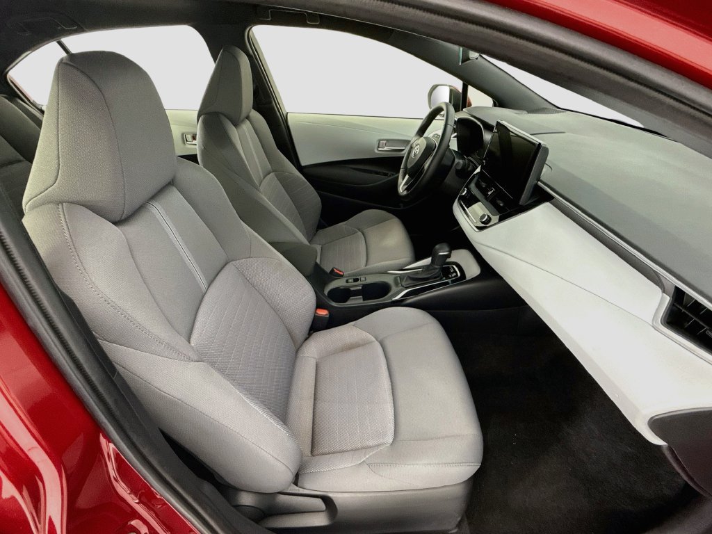 Used 2026 Toyota Corolla SE w/ Carpet Mat Package (TMS) FWD image 18