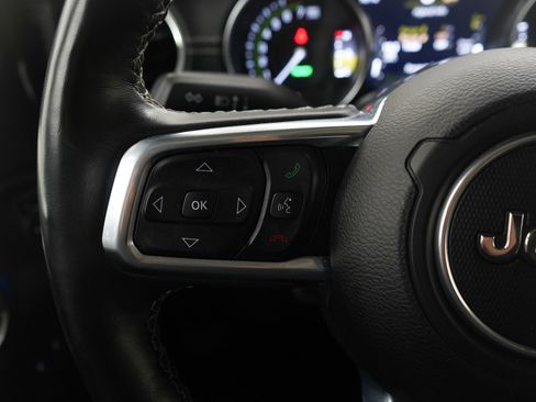 Used 2022 Jeep Wrangler Unlimited Sahara w/ Cold Weather Group image 26